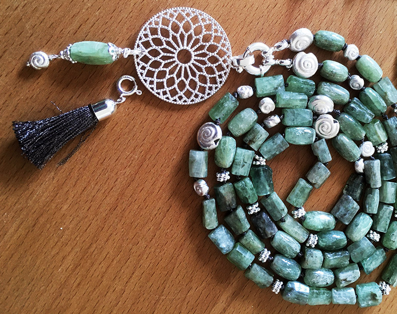 Disthen blau und grün